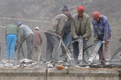 关于做好严寒天气下劳动者权益维护有关工作的通知 9 关于做好严寒天气下劳动者权益维护有关工作的通知