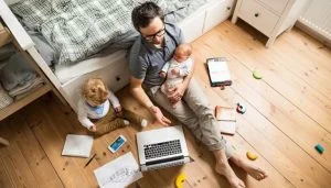 居家办公折抵年休假?腾讯两天居家办公抵一天年休假是否合法? 10 居家办公可以折抵年休假吗?腾讯两天居家办公抵一天年休假是否合法?