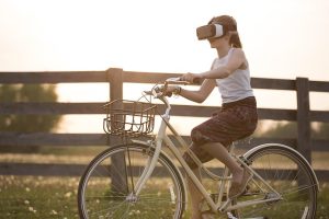 虚拟世界里的真实工伤：2025年首例VR培训致残案突破性判决